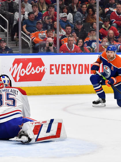 Leon Draisaitl von den Edmonton Oilers steht auf einem Level mit Wayne Gretzky