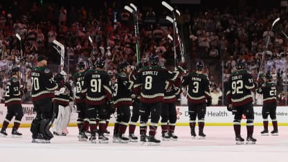 Coyotes beenden die Saison mit einem emotionalen Abend in Arizona