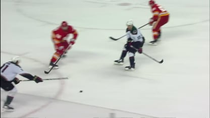 ARI@CGY: Doan scores goal against Dustin Wolf