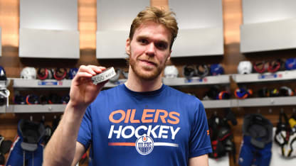 Connor McDavid von den Edmonton Oilers erreicht 100 Assists in 2023-24